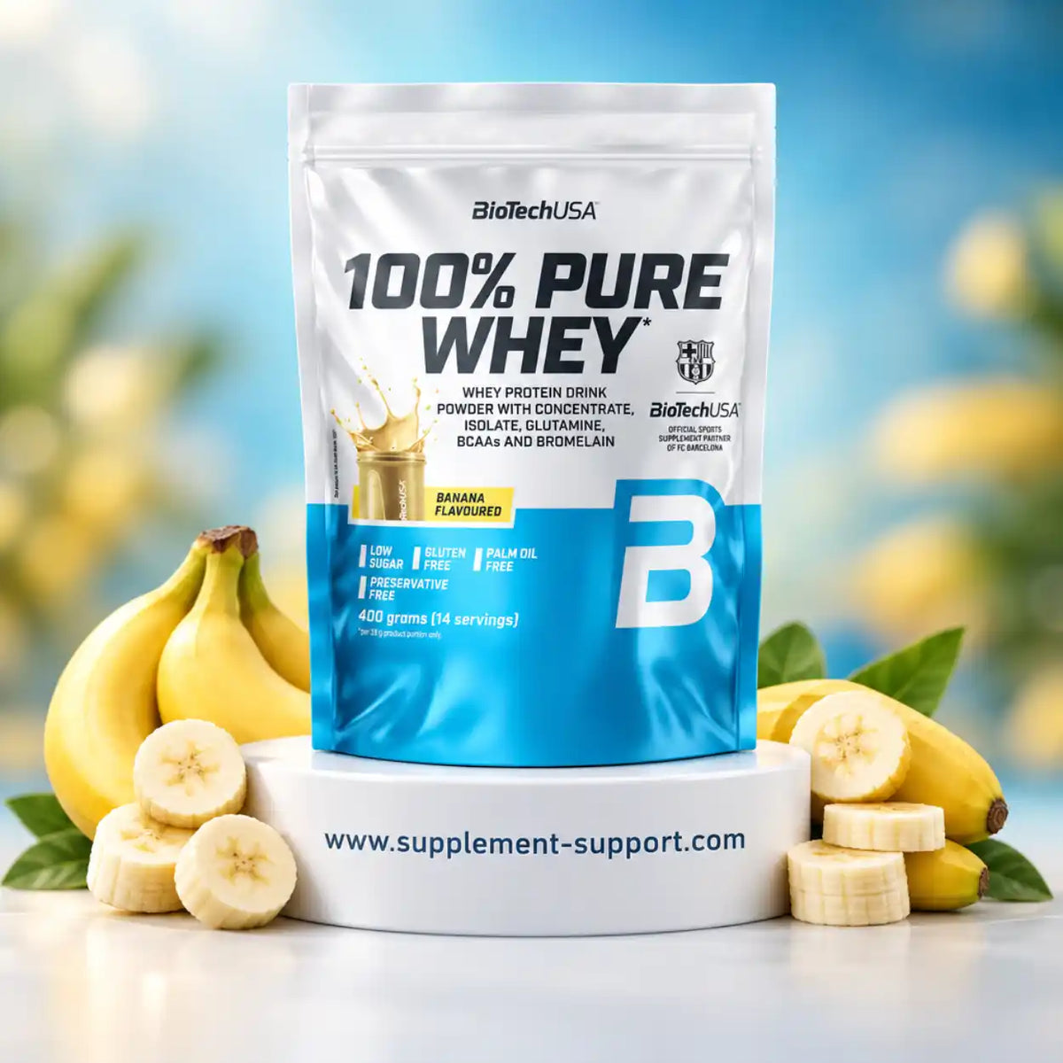 BioTech USA 100% Pure Whey Proteinpulver Banane 400g mit frischen Bananen