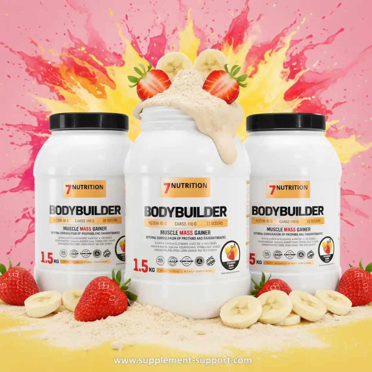 Drei Dosen 7 Nutrition Bodybuilder Muskelaufbau-Protein mit Erdbeeren und Bananen.