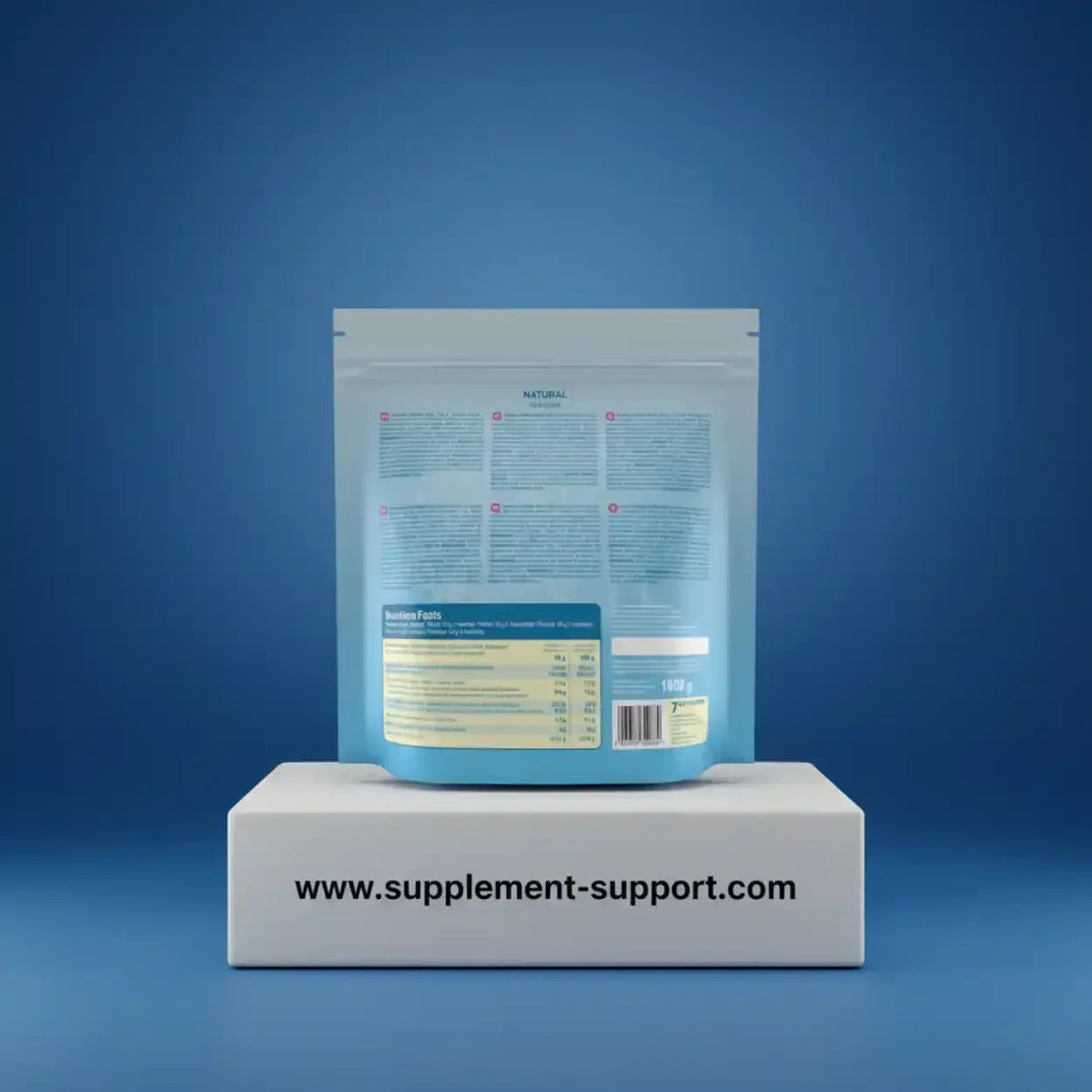 Rückseite einer blauen Nahrungsergänzungspackung auf www.supplement-support.com, blauem Hintergrund.