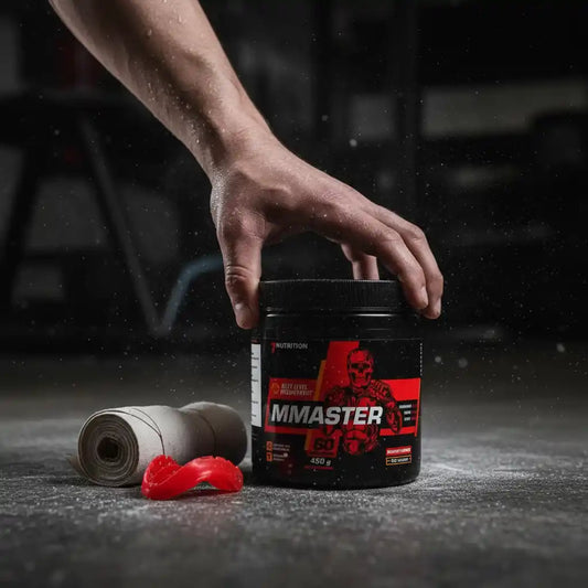 MMAster Pre-Workout von 7Nutrition – 450g Dose für Fitness & Sport, mit Mundschutz & Handbandagen im Gym