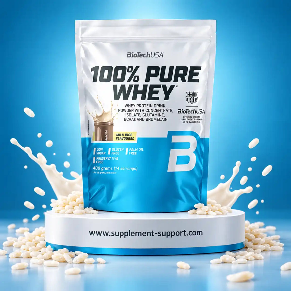 BioTech USA 100% Pure Whey Protein Pulver, 400g Packung in Milchreis-Geschmack auf weißem Podest.