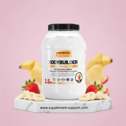 7Nutrition Bodybuilder Muscle Mass Gainer 1,5 kg mit Bananen und Erdbeeren auf Marmoruntergrund