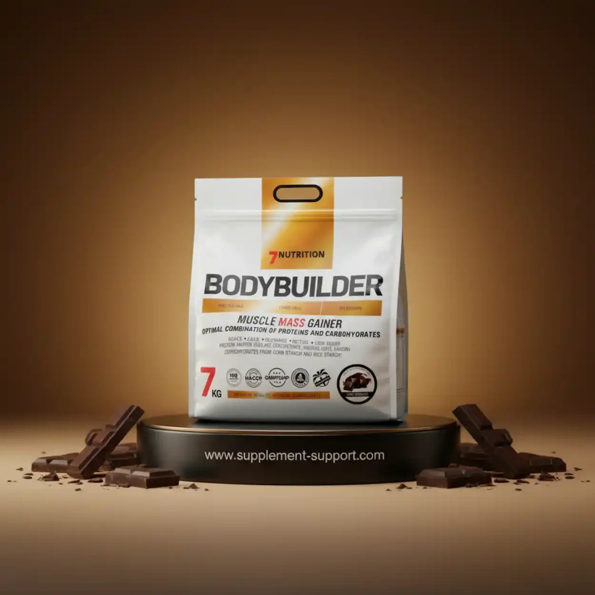 Bodybuilder Muscle Mass Gainer mit Schokoladengeschmack auf einem Podest.