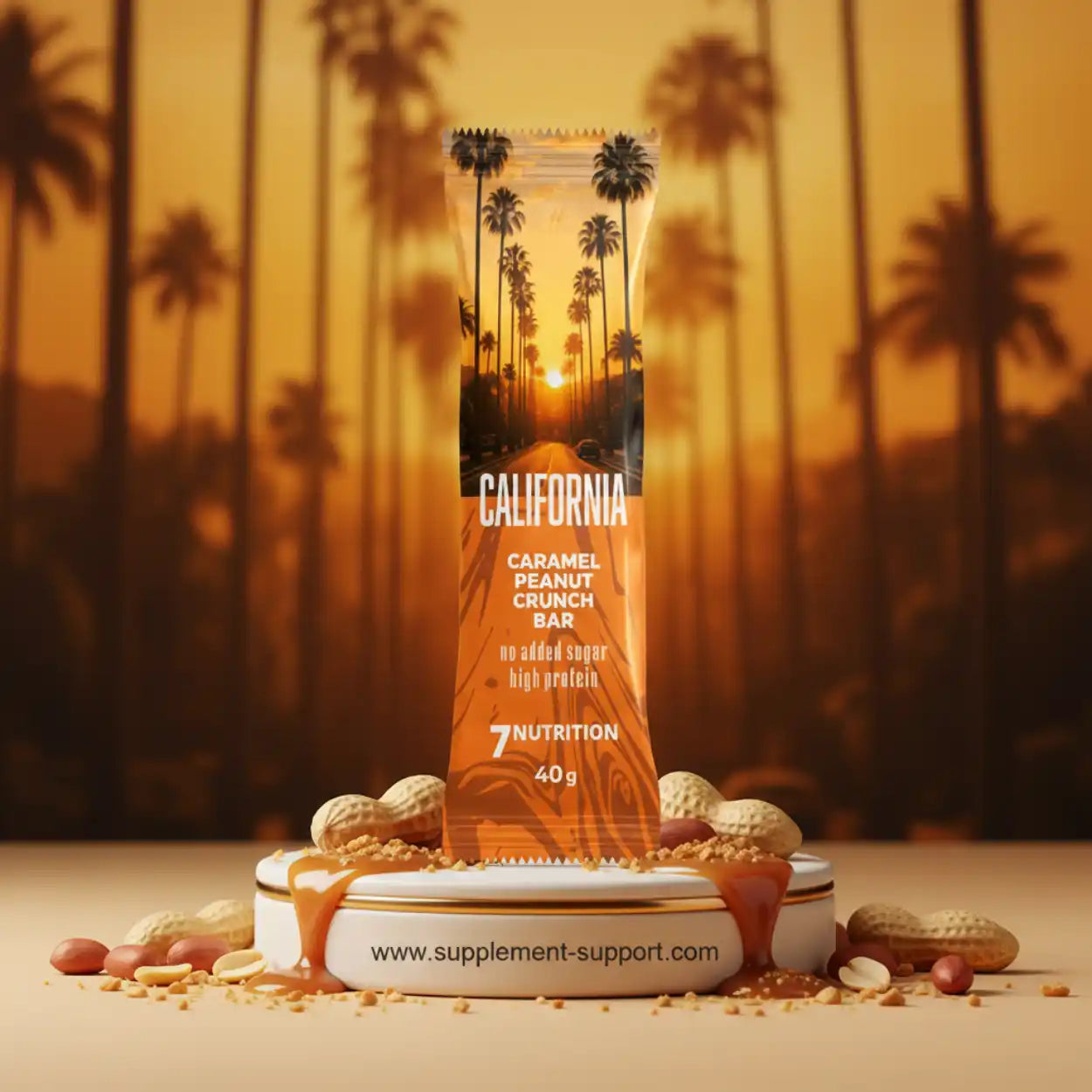 California Caramel Peanut Crunch Proteinriegel vor einer kalifornischen Sonnenuntergangs-Kulisse