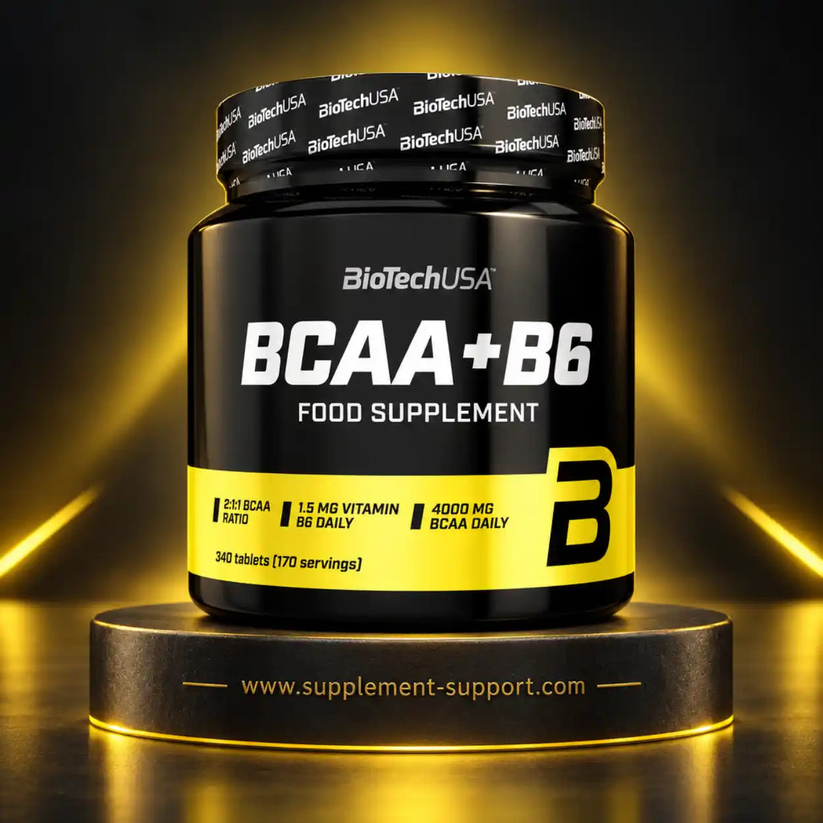 BioTech USA BCAA + B6 Nahrungsergänzungsmittel Tabletten Dose auf schwarzem Podest