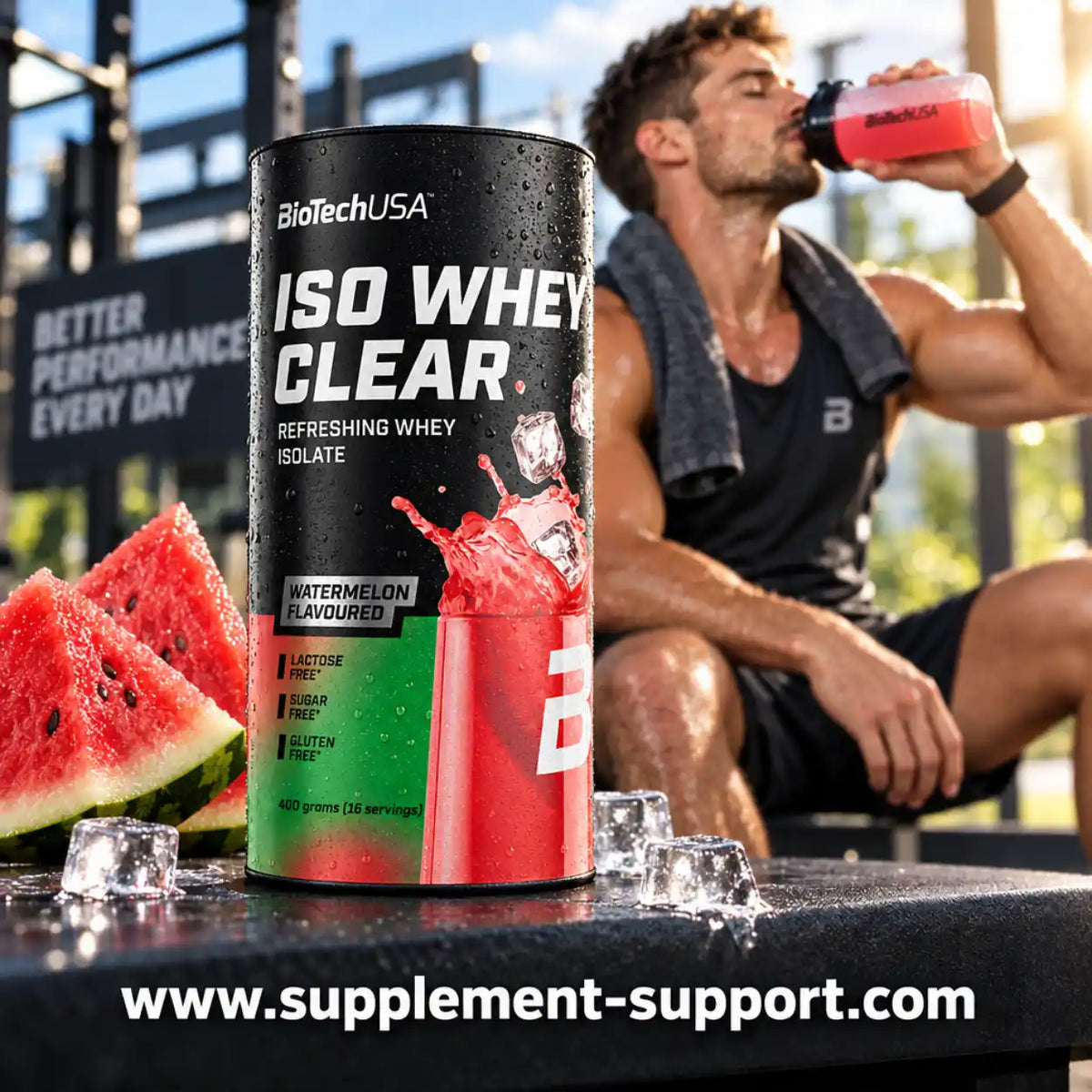 BioTech USA Iso Whey Clear Protein Pulver mit Wassermelonengeschmack neben frischen Wassermelonen.