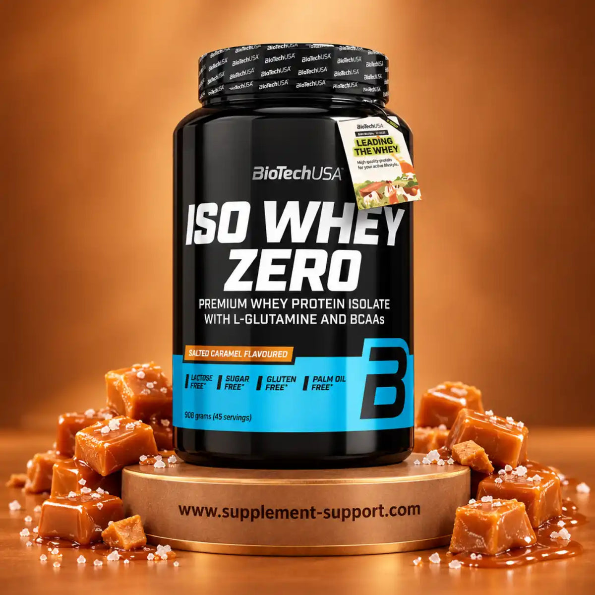 BioTech USA Iso Whey Zero Protein in Salted Caramel Geschmack mit Karamellwürfeln