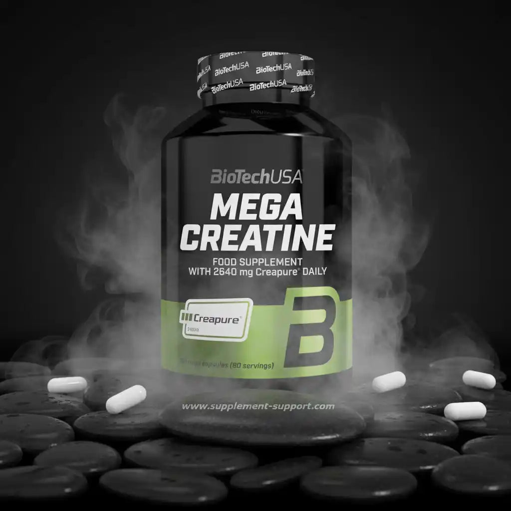 BioTechUSA Mega Creatine Nahrungsergänzungsmittel mit Creapure in einer dramatischen Studioaufnahme.