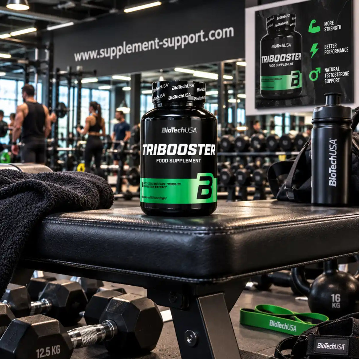 BioTech USA Tribooster Nahrungsergänzungsmittel auf einer Hantelbank im Fitnessstudio.