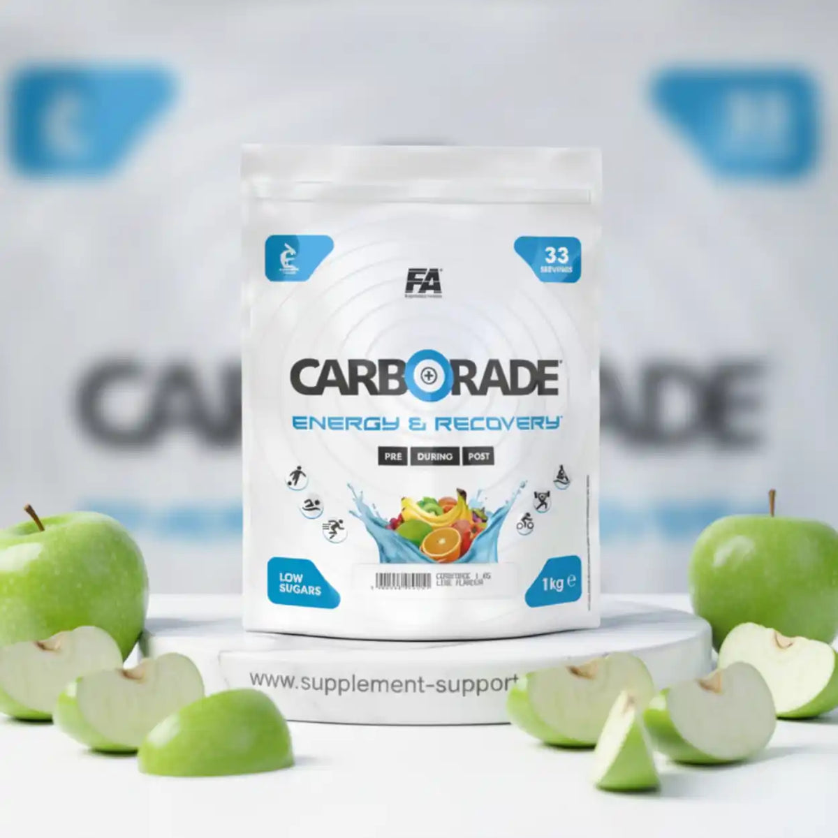 FA Nutrition CARBORADE Kohlenhydrat Pulver 1kg mit grünen Äpfeln auf weißem Hintergrund