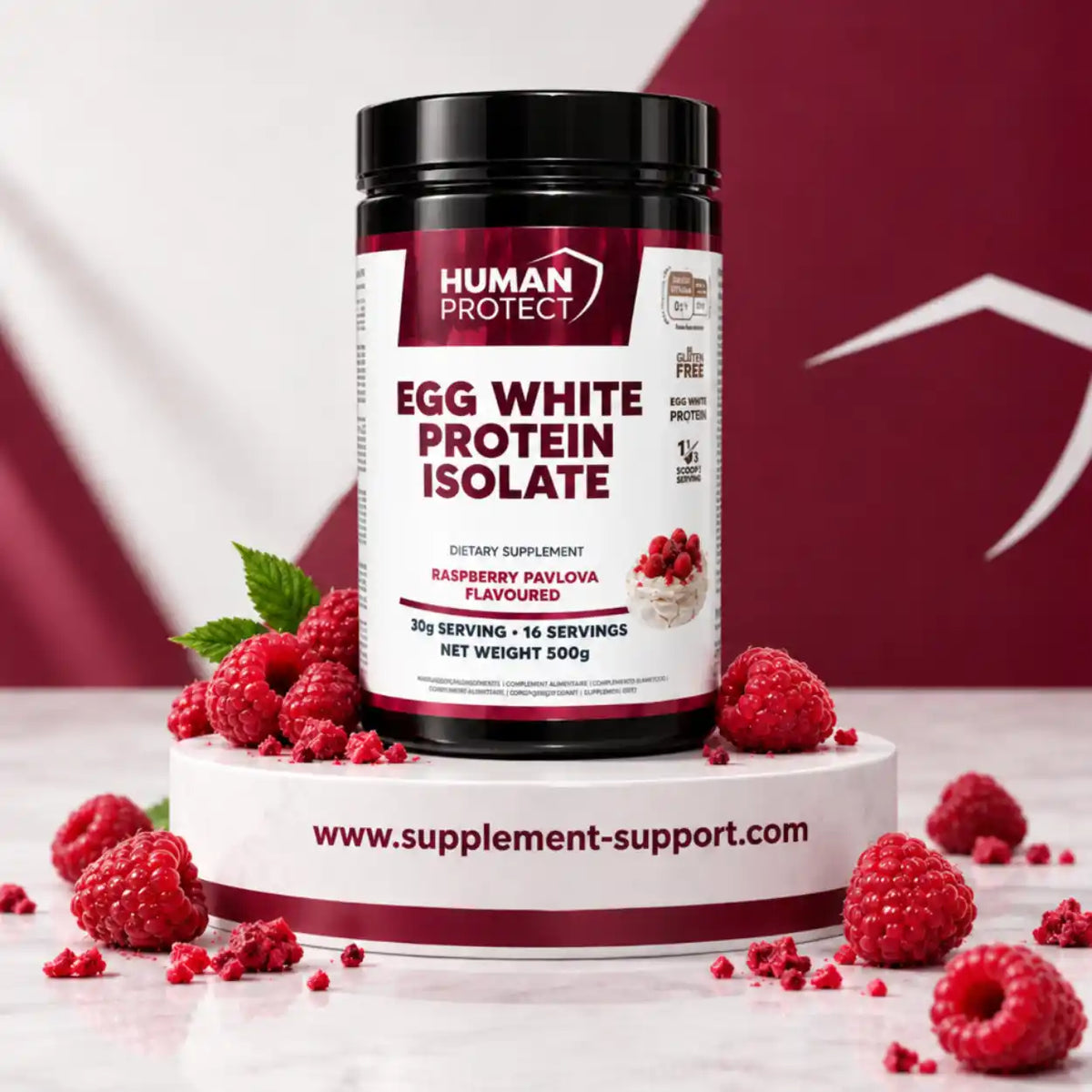 Human Protect Eiprotein Isolat in Himbeer-Pavlova-Geschmack mit frischen Himbeeren.