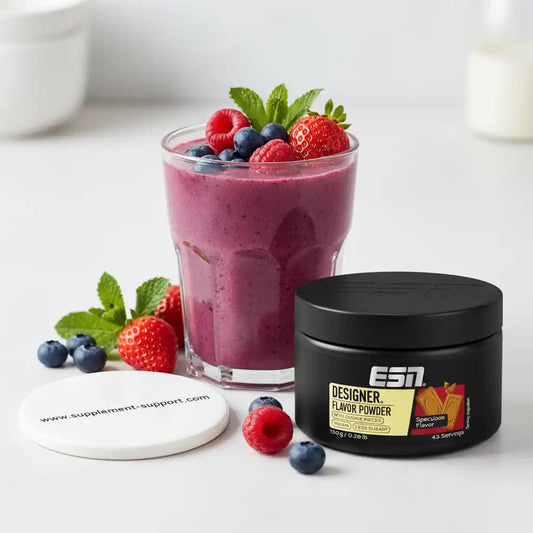 Beeren-Smoothie mit ESN Designer Flavor Powder, ideal für Sportler und Fitness-Enthusiasten