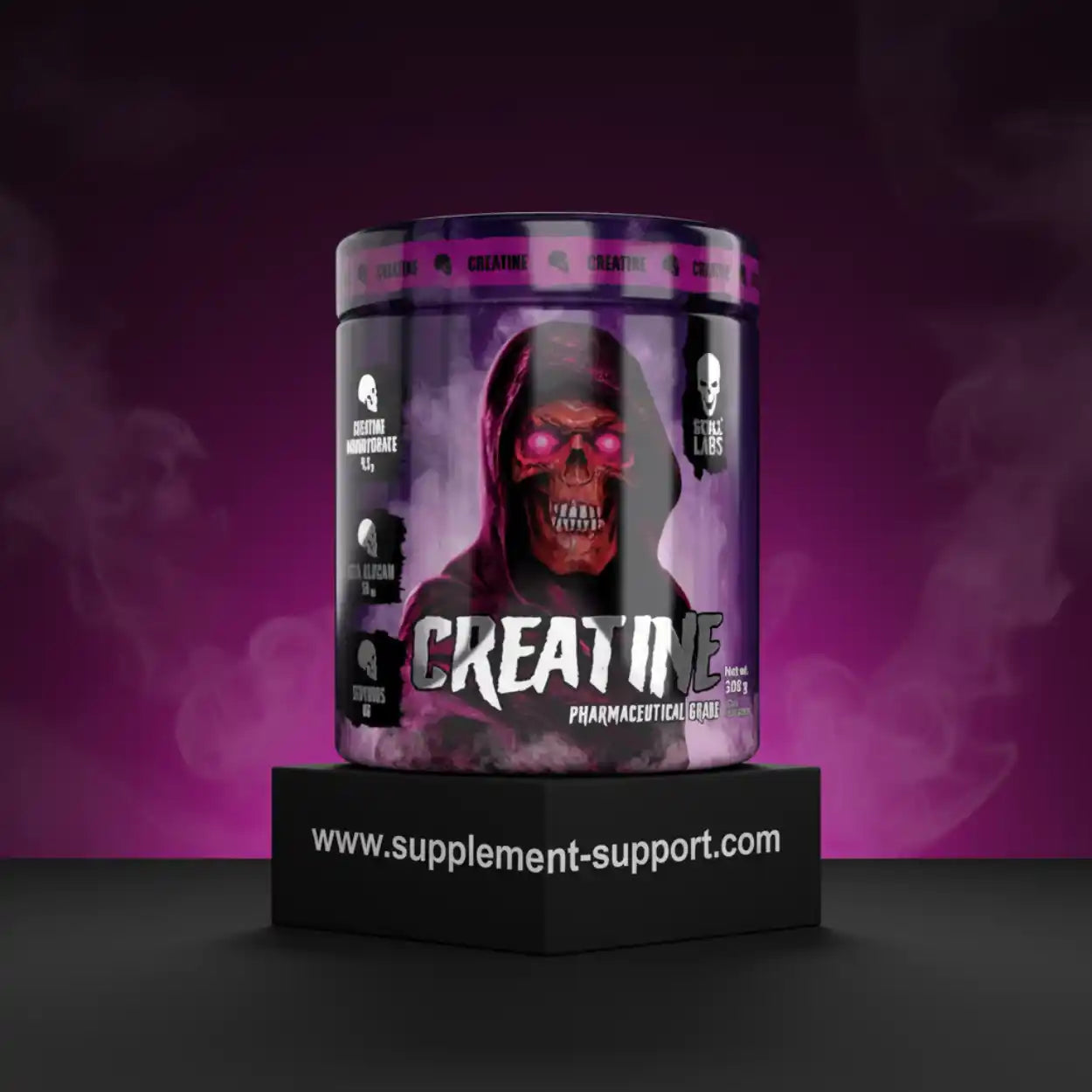 Kreatin Pulver Dose mit Totenkopf-Design, Fitness Supplement vor lila Hintergrund