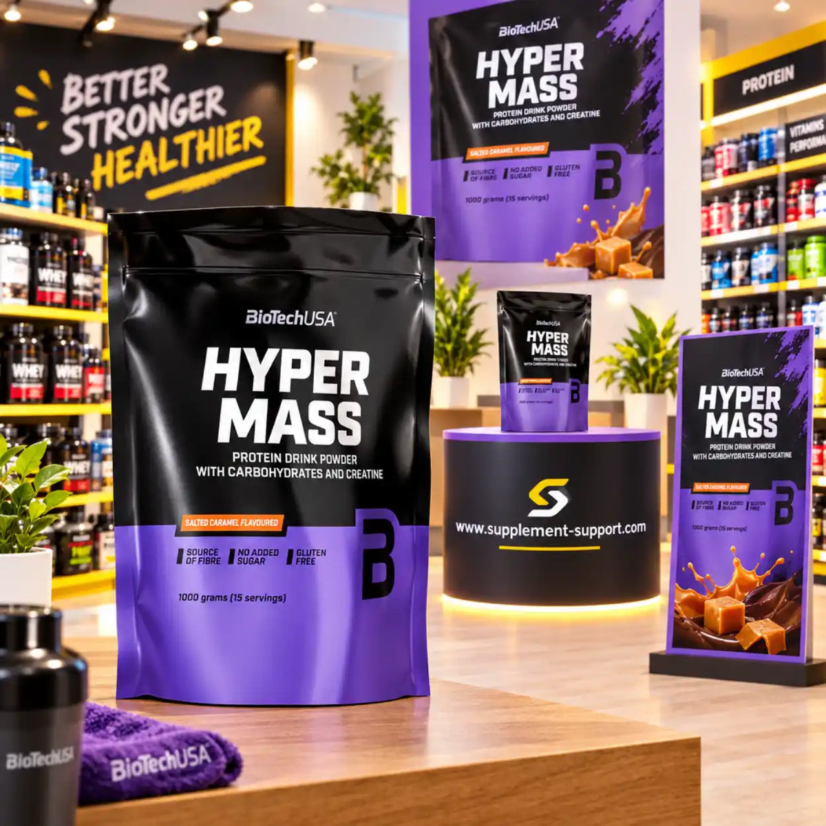 BioTech USA Hyper Mass Protein Drink Powder Beutel in Salted Caramel Geschmack im Store-Setting.