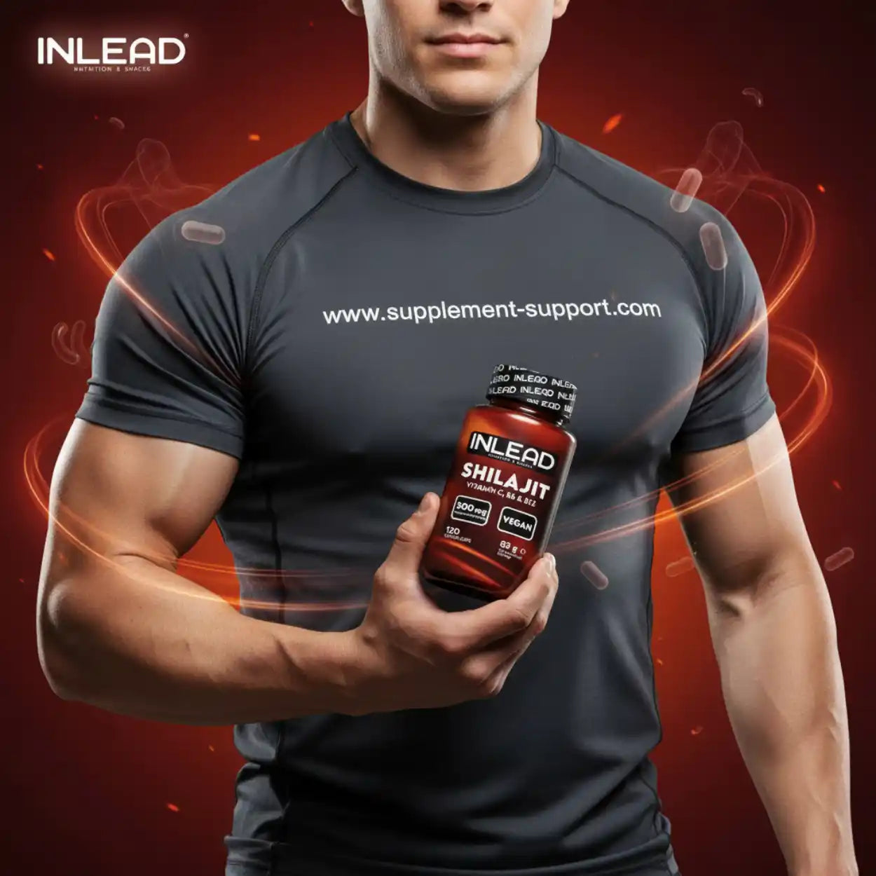 Muskulöser Mann hält INLEAD Shilajit Kapseln, veganes Nahrungsergänzungsmittel, vor rotem Hintergrund.