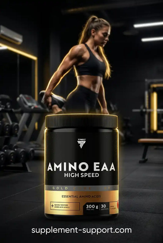TREC NUTRITION Gold Core Amino EAA 300g Nahrungsergänzung vor einer trainierenden Frau im Gym